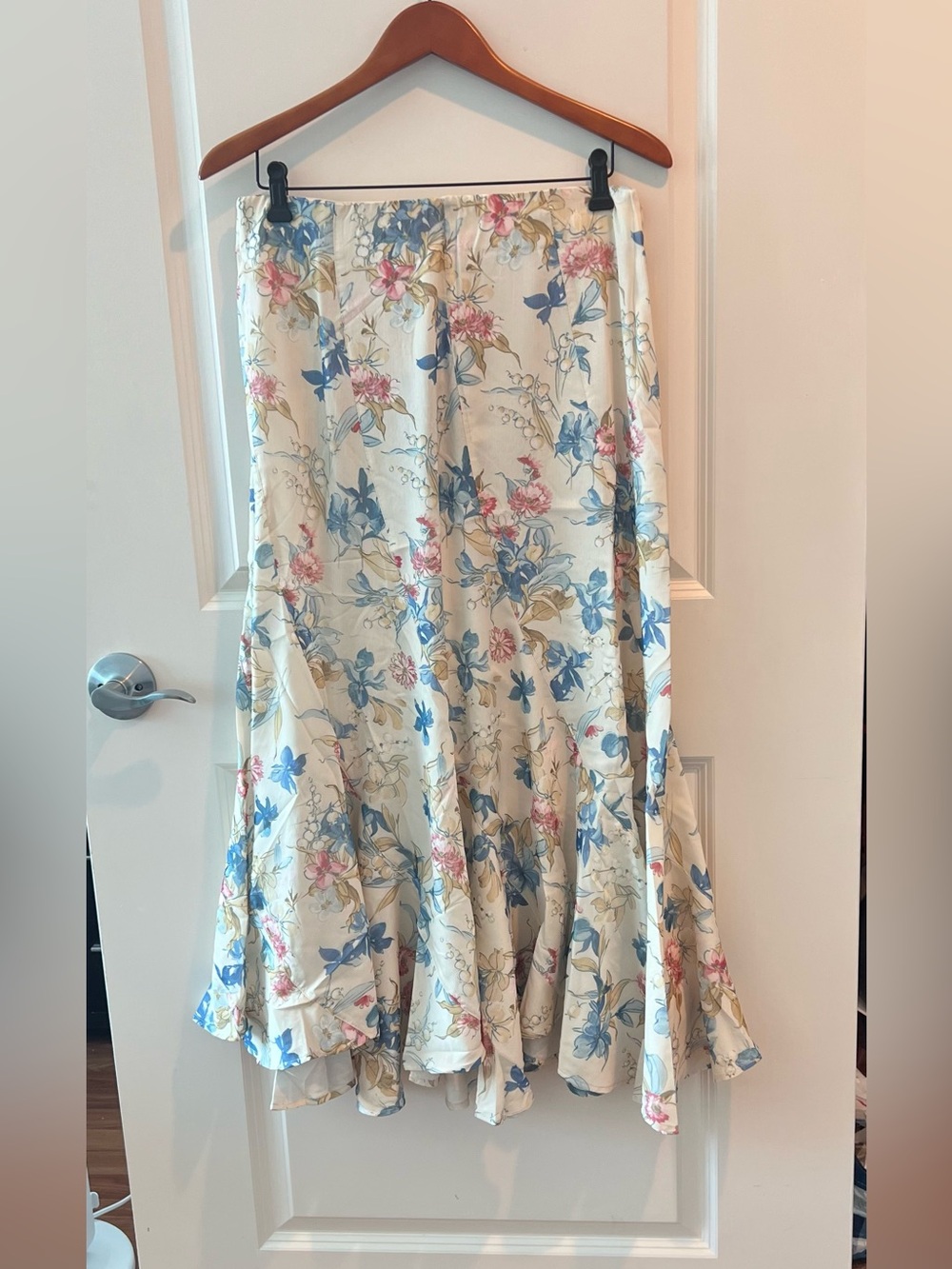 Tuckernuck NWT Cosmos Floral Mallory Skirt - Picture 2 of 15